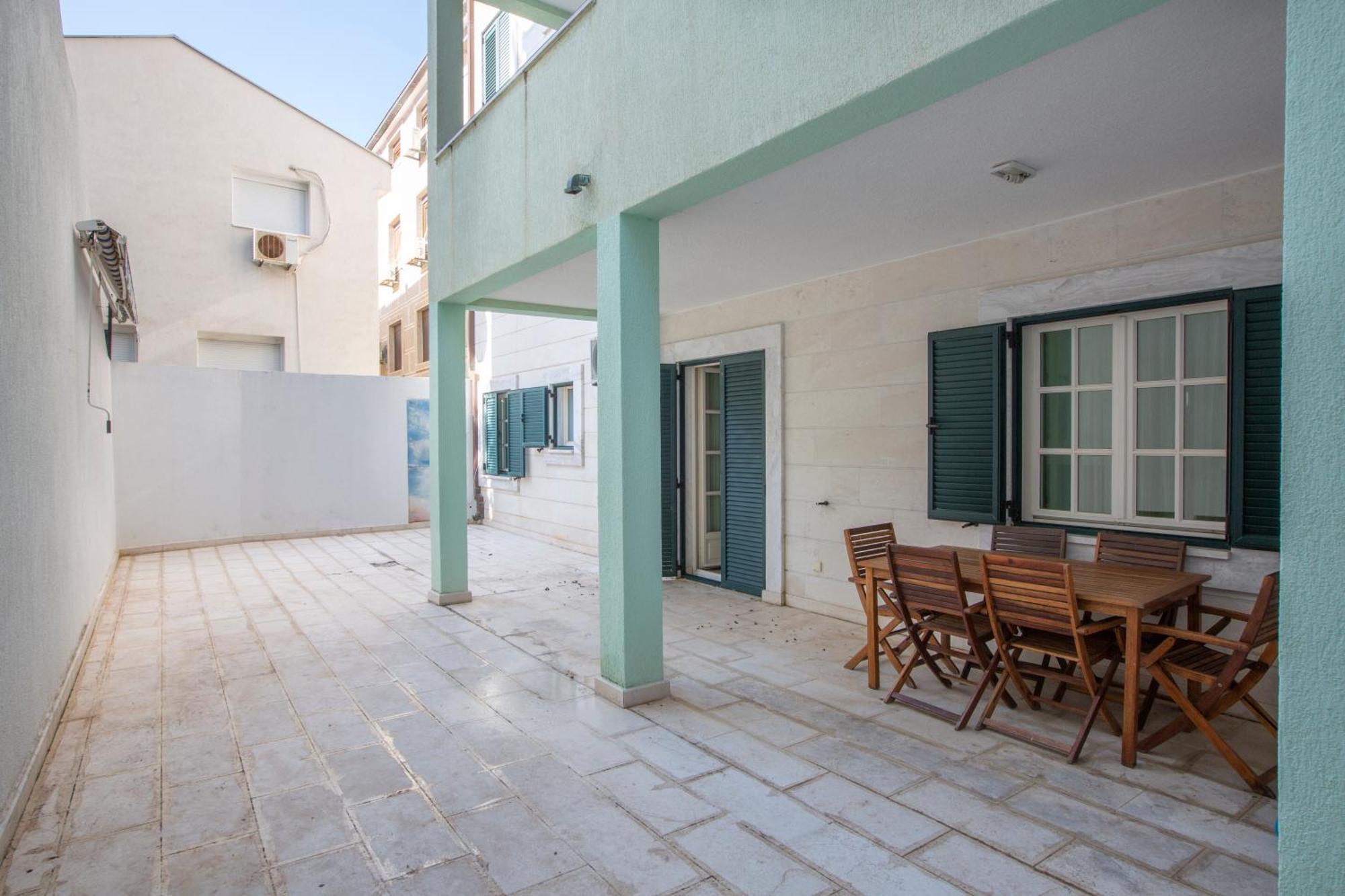 Montesan Luxury Apartment Beach Front Sveti Stefan Exterior foto