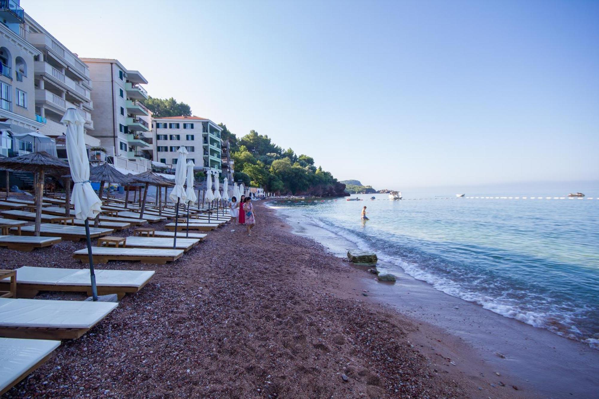 Montesan Luxury Apartment Beach Front Sveti Stefan Exterior foto