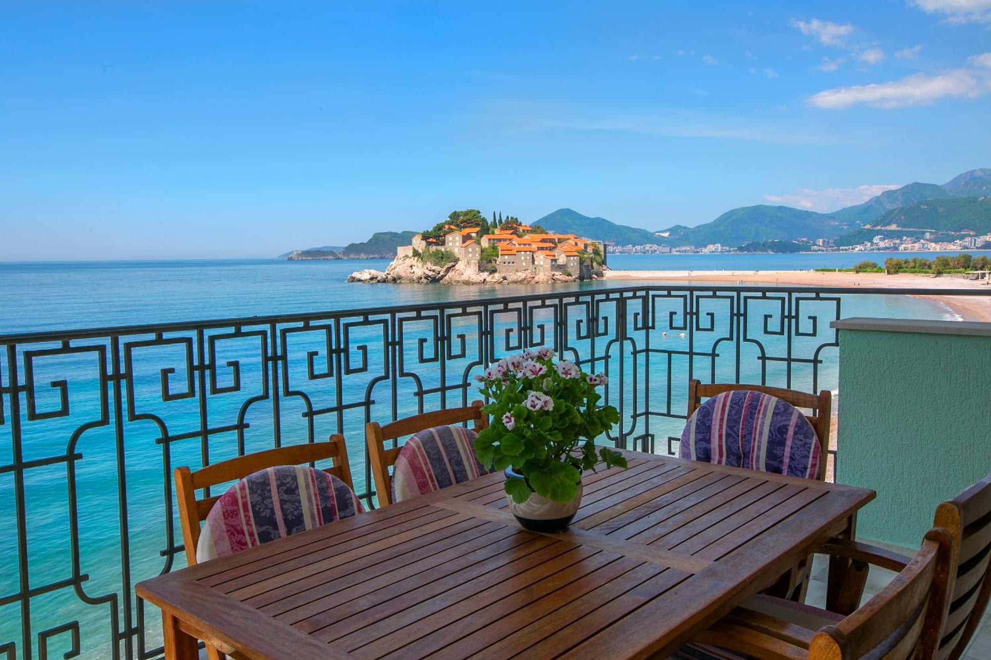 Montesan Luxury Apartment Beach Front Sveti Stefan Exterior foto